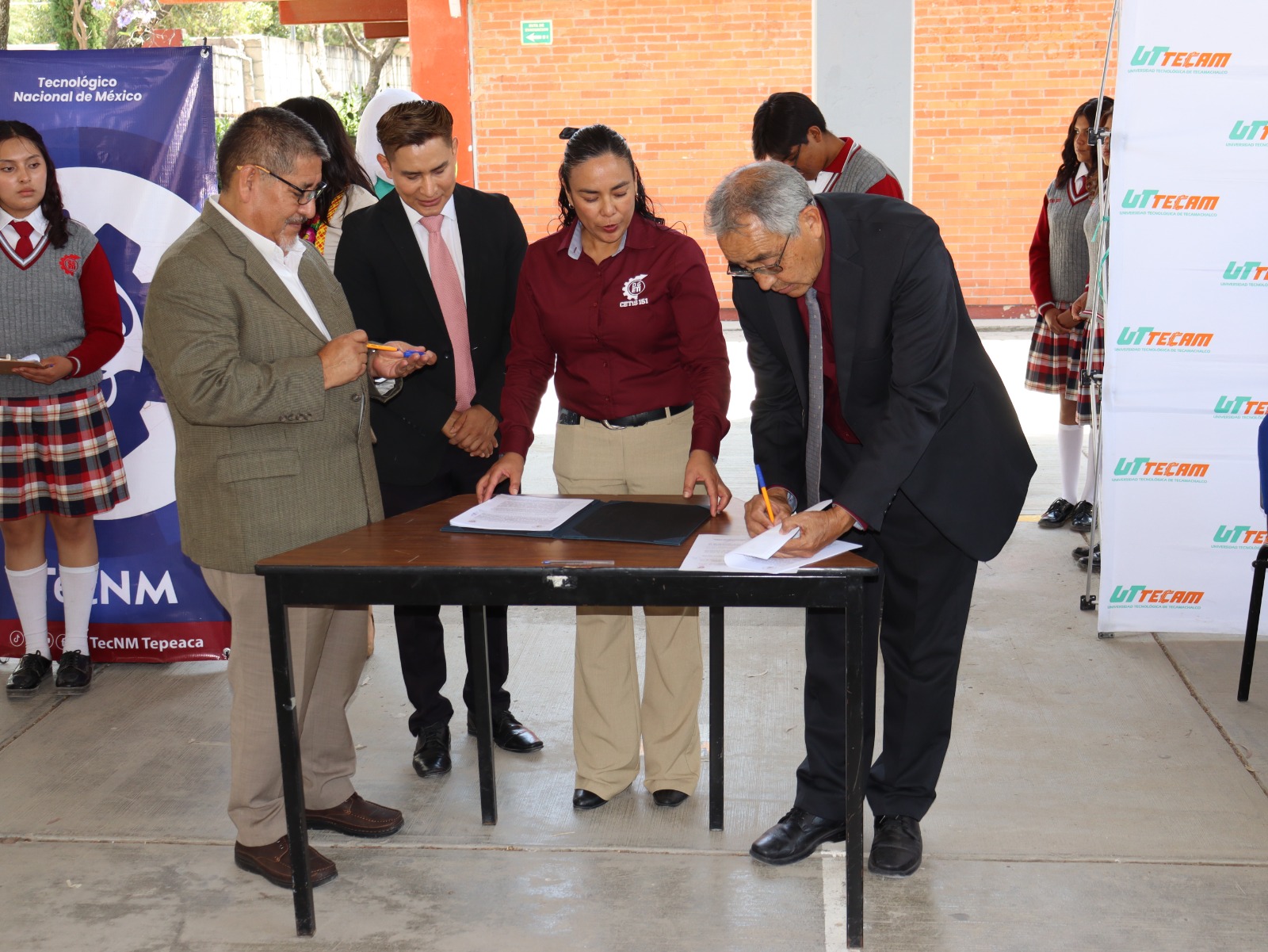 Firma convenios